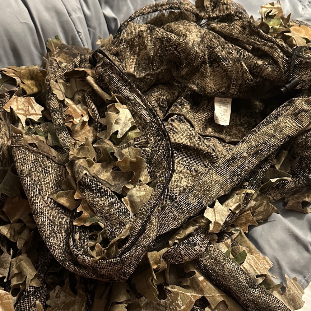 Realtree Camouflage Gully suit breathable longsleeve and long pants, hunting